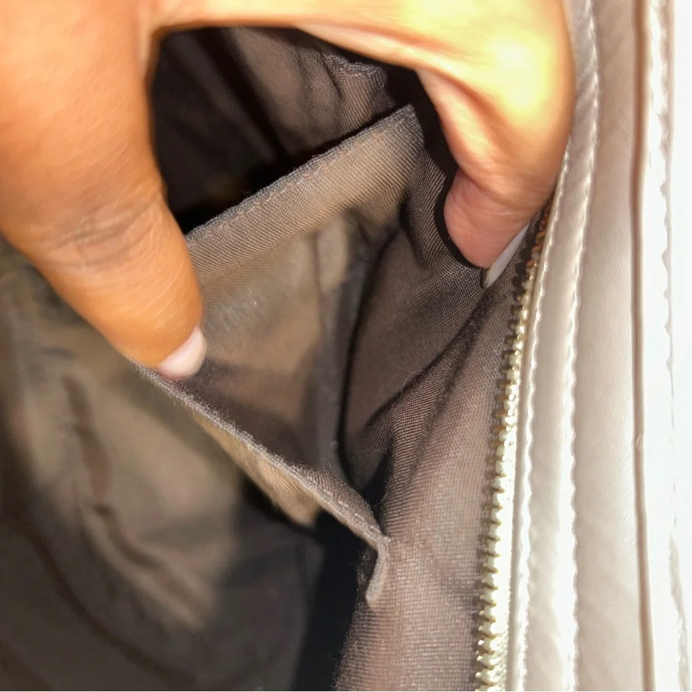 Gucci GG Canvas Crossbody Bag - Picture 9 of 16